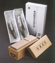 枕崎鰹節の本枯れ節(600g)【和紙柄】と高級木製削り器のセット